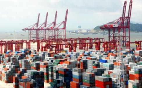 海关腐败致进口商逃离，该港口大量集装箱货物遭遗弃！